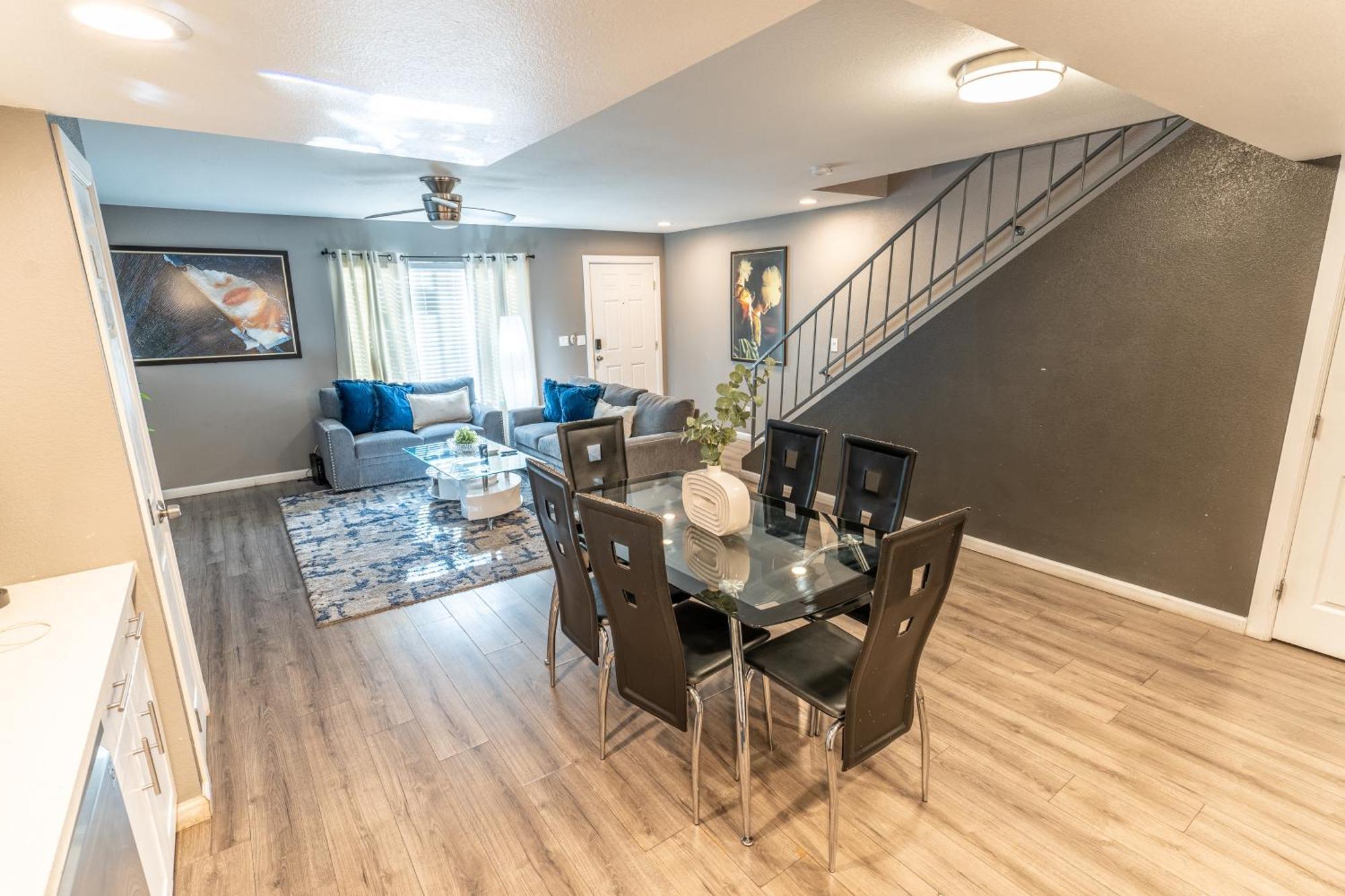 Spacious 2-Bedroom Townhouse With Pool & Private Patio In Central לאס וגאס מראה חיצוני תמונה