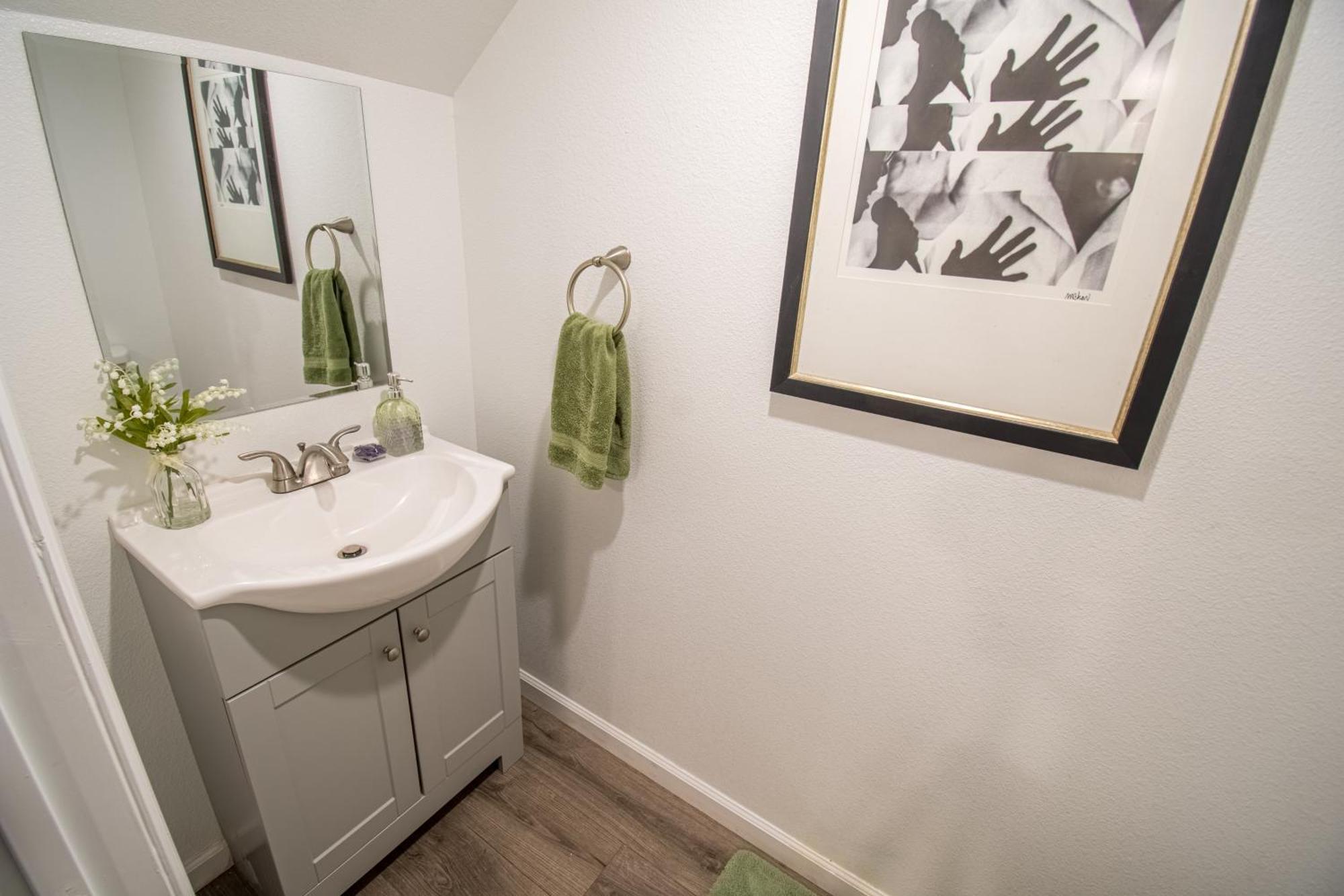Spacious 2-Bedroom Townhouse With Pool & Private Patio In Central לאס וגאס מראה חיצוני תמונה