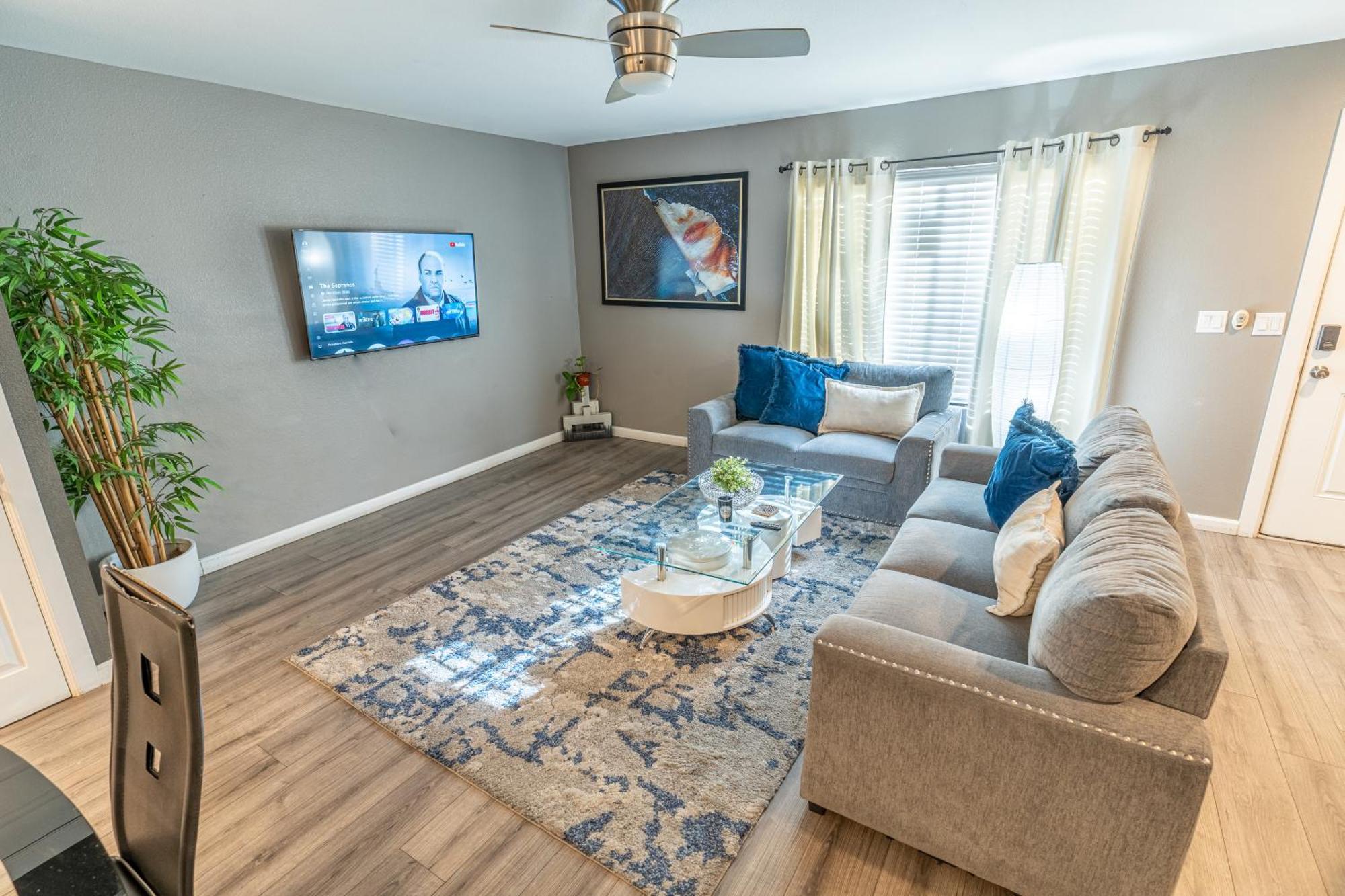 Spacious 2-Bedroom Townhouse With Pool & Private Patio In Central לאס וגאס מראה חיצוני תמונה